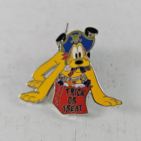 Disney Halloween 2000 Pluto Pirate Trick or Treat LE Pin 1200 - Picture 2 of 5